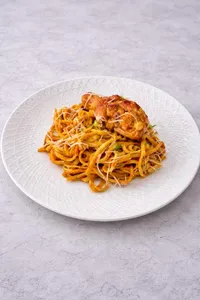 Tallarines Rojos con Pollo