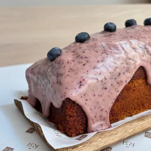 Trozo Queque de Naranja y Amapolas