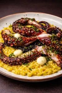 Risotto Amarillo con Pulpo al Chimichurri Risotto Amarillo con Pulpo al Chimichurri