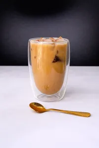 Iced Té Chai Latte