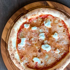 Pizza 4 Formaggi