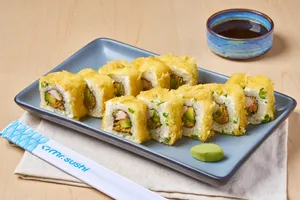 Sushi Tempura Maki – Queso Crema, Tempura, Cangrejo y Chile