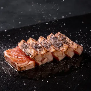 Sashimi de Salmón sellado en batayaki trufado