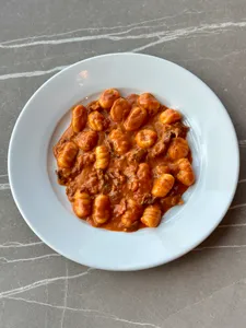 Ñoquis con ragout de filete