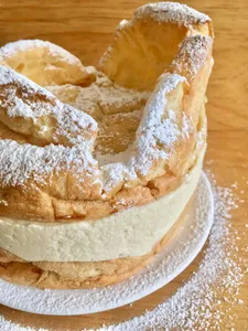 Pastel de profiterol