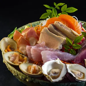 Sashimi Umami Moriawase (20 Cortes)
