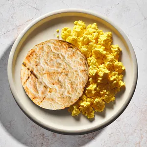 Combo Huevos con arepa