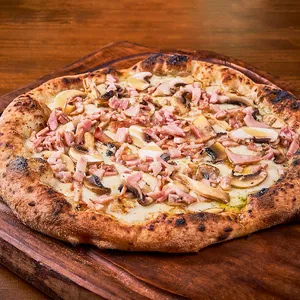 Pizza Bianca tartufo funghi e pancetta