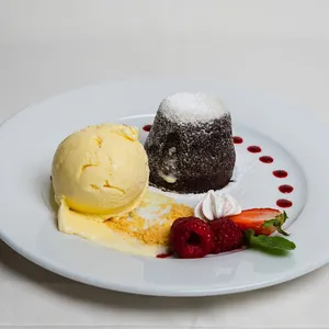 Volcán de Chocolate con Helado