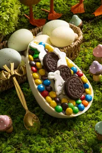 Medio Huevo de Oreo y M&Ms