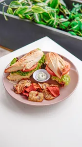 Sandwich Mozzarella Jamon Y Vegetales Sandwich Mozzarella Jamon Y Vegetales