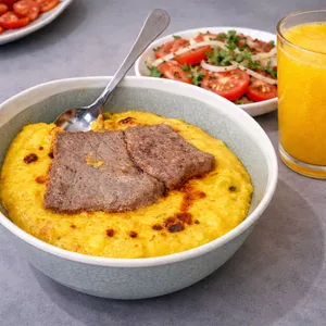 Ensalada a la chilena y porotos con mazamorra con churrasco