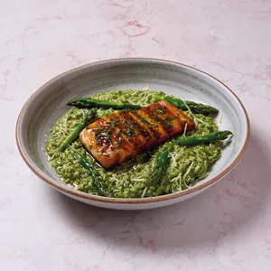 Salmón al pesto
