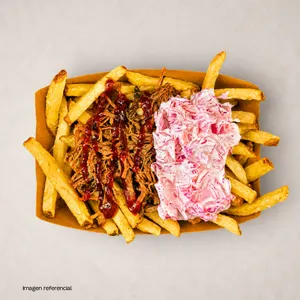 PAPAS CON CERDO Y COLESLAW