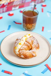 🥐🍑🧋 Medialuna Mote con Huesillo