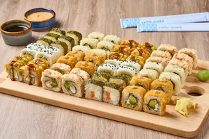 Sushi Box Clásico - 6 Rollos Seleccionados en Charola para Compartir