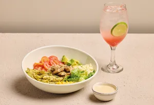 Bowl feta pollo + soda