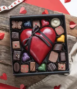 Caja Corazón rojo con 20 bombones