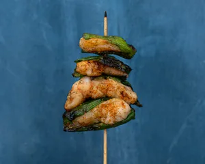 Yakitori de Shishito Con Camarón