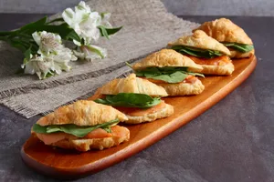 Salmón rúcula 12 tapaditos