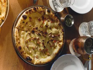 Pizza Taleggio con Peras