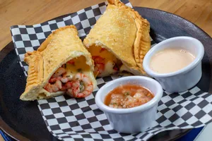 Empanada camaron queso