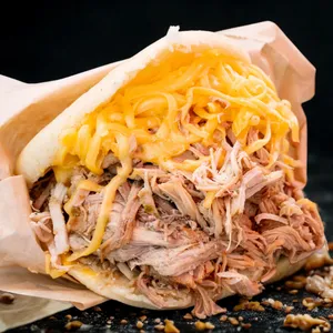 Arepa Rumbera (Pernil & Queso)