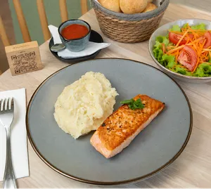 SALMÓN A LA PLANCHA