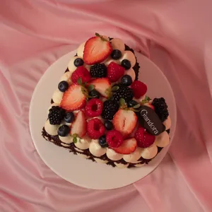 Red velvet heart med.