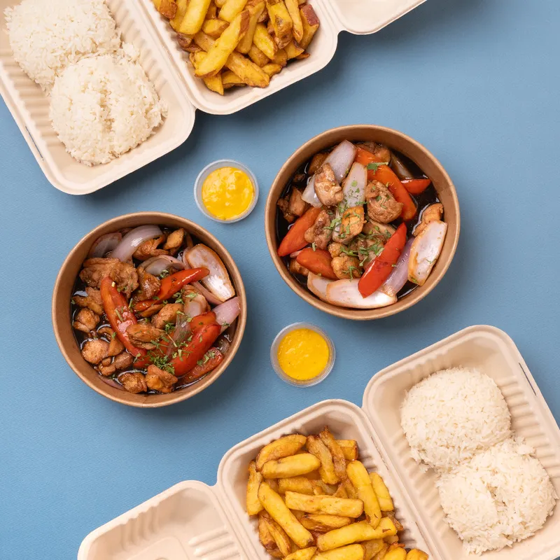 Banquete de Saltado de pollo