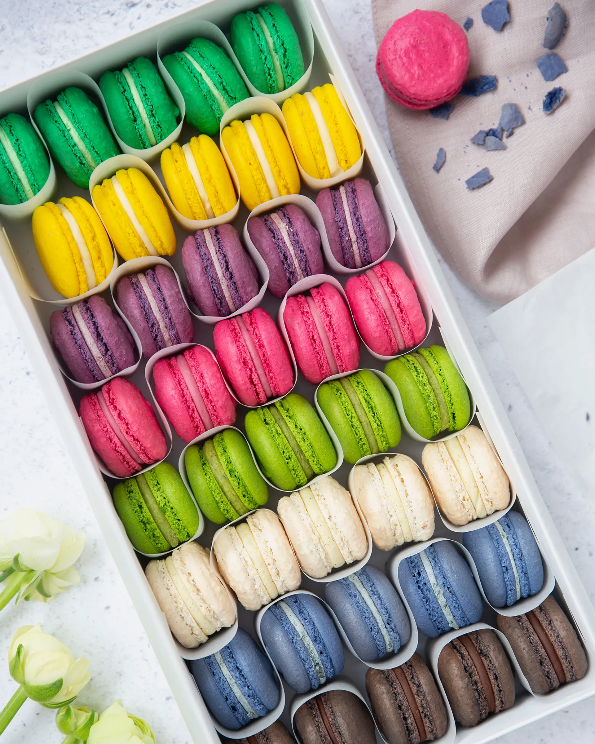 Caja Grande Macarons hasta 42 unidades - Damien Mercier - Chocolatier ...