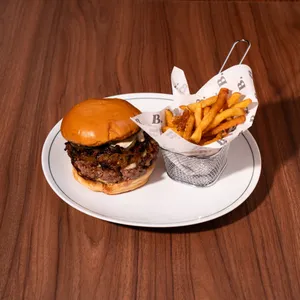 19th Hole Burger