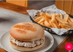 COMBO 2 AVE MAYO +PAPAS