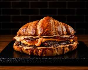 Croissant Burger