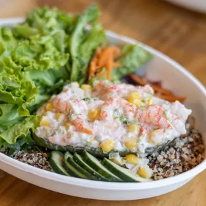 Ensalada de Palta rellena con Camarones