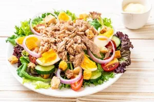 Ensalada de Atún Mediterrania