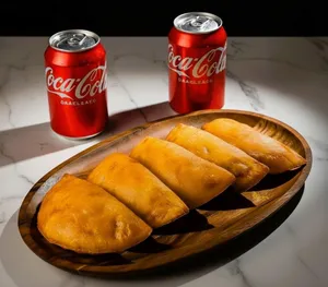 5 Empanadas clásicas +  2 Bebidas