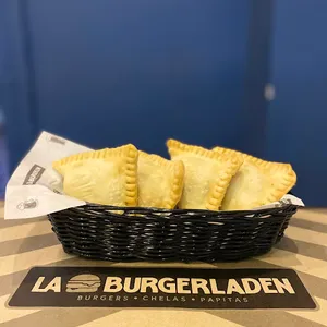 Empanaditas Mechada-Queso