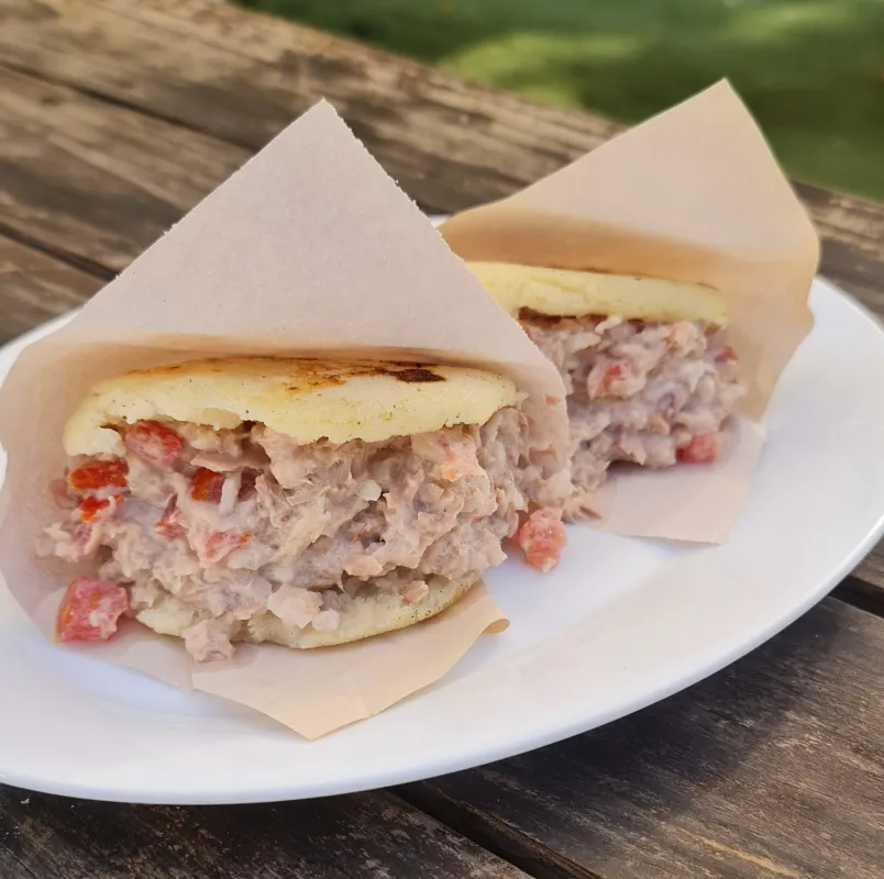 Porción Arepas de atún
