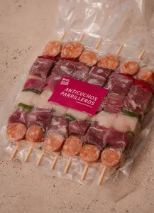 6 Anticuchos Mixtos –filete, cerdo, pollo, longaniza y verduras