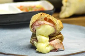 Jamón Y Muzza