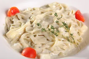 Pasta Tagliatelle Cremosa Bowl