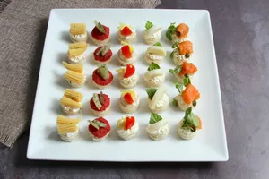 Surtidos de canapé doble molde 25un