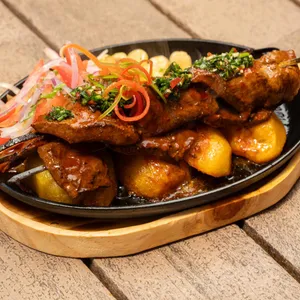 Anticuchos de corazon vacuno