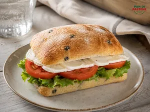 Sandwich toscano chico Capresino (quesillo-tomate-lechuga)