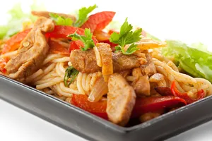 Espaguetis Con Cerdo a la Nonna (Familiar 4 a 5 Porciones)