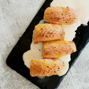 Niguiris Sake Nikkei