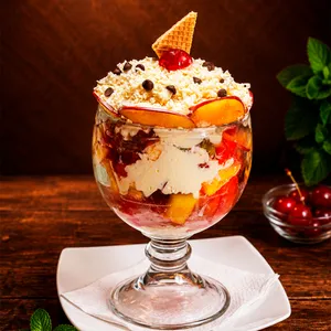 Ensalada de frutas con helado