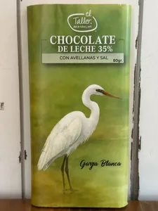 Barra de Chocolate de Leche 35% Con Avellanas y Sal. 80 gr
