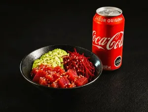 Poke acebichado + bebida